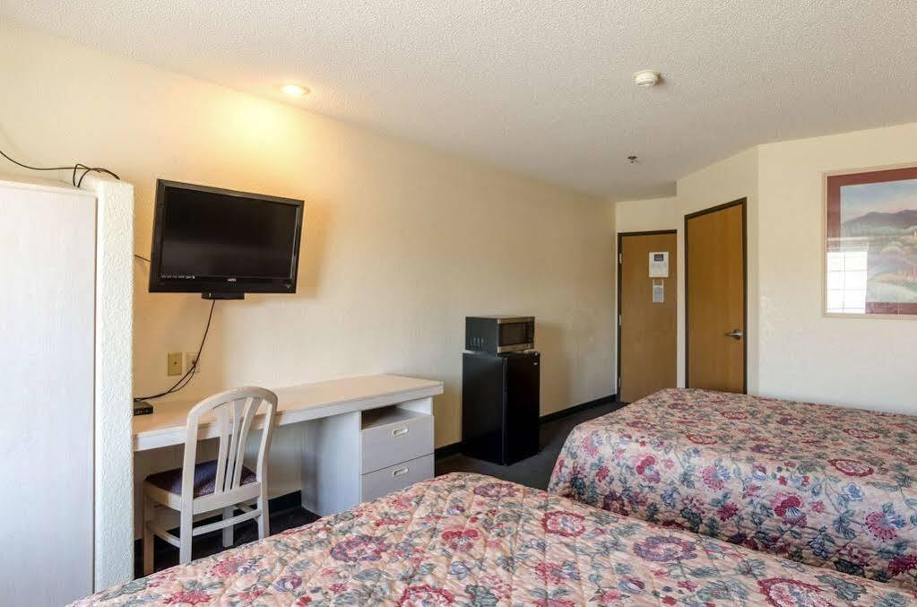 Travelodge By Wyndham Chadron Zewnętrze zdjęcie